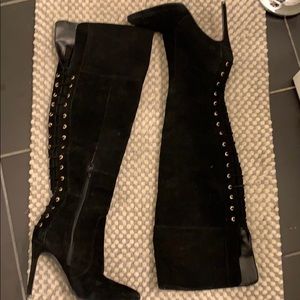 Pointy suede tall boots